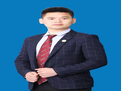 楊齊：陜西師范大學(xué)在讀研究生，陜西師范大學(xué)歷史學(xué)專業(yè)，中學(xué)一級(jí)教師，一直任教清北班，榮獲市級(jí)優(yōu)質(zhì)課大賽一等獎(jiǎng)