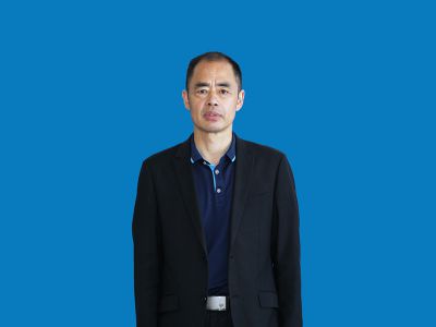 李炎海：中學(xué)化學(xué)教師，高級(jí)教師，湖北名師，來(lái)自黃岡分校，長(zhǎng)期擔(dān)任清北班化學(xué)教學(xué)，學(xué)科功底深厚，教學(xué)作風(fēng)扎實(shí)，教學(xué)成績(jī)突出，深受學(xué)生喜愛(ài)