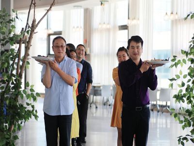 豪華的送餐隊(duì)伍，這絕對(duì)是個(gè)驚喜！