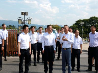 劉小強書記率領(lǐng)區(qū)領(lǐng)導(dǎo)集體調(diào)研遠恒佳學(xué)?！P(guān)注教育、關(guān)心教育、支持教育