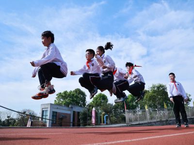 青春飛揚，當(dāng)“燃”不讓——重慶市遠恒佳學(xué)校2024年春第二屆趣味運動會精彩回顧